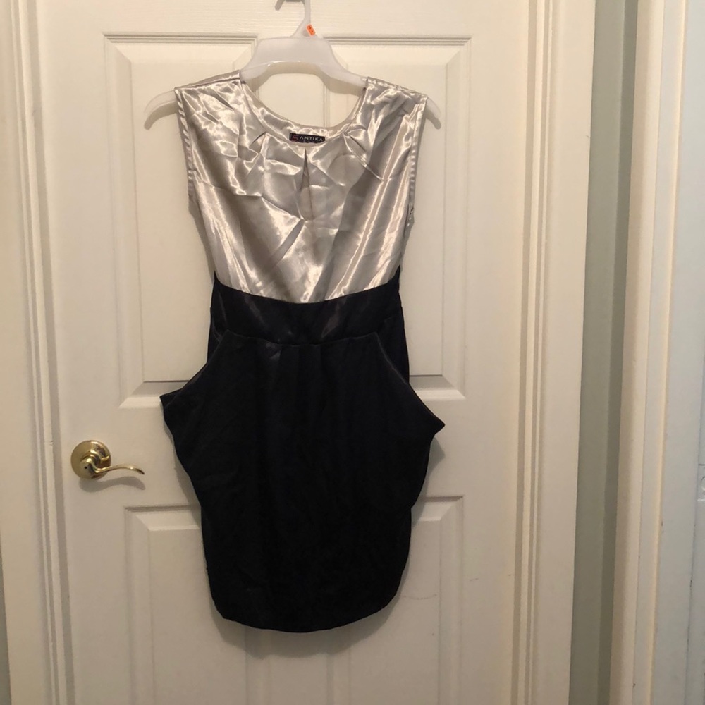 Silky silver/black dress with pockets